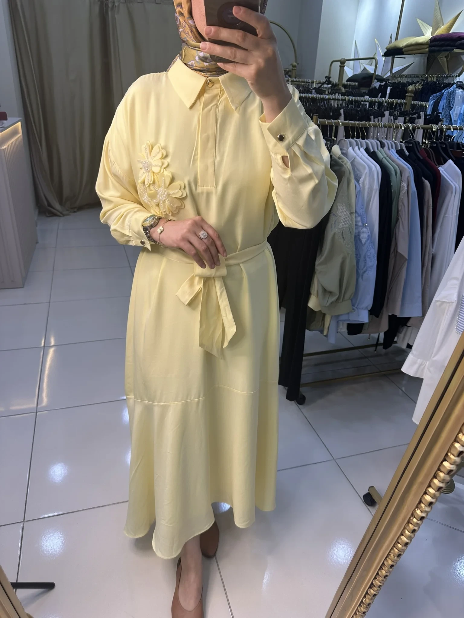JENNE 1401 ÇİÇEK APLİKELİ VOLANLI ELBİSE