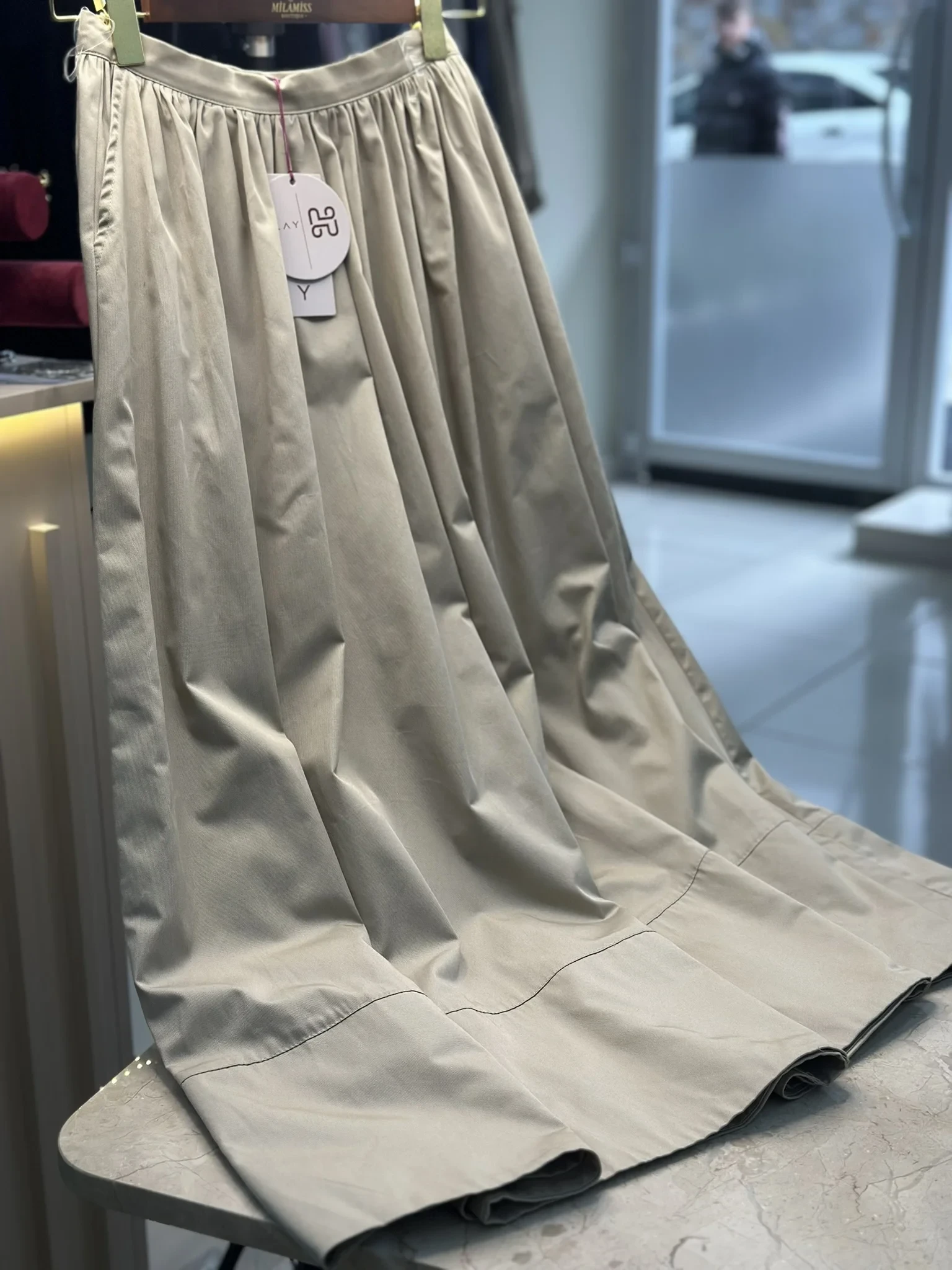 HİLAY BÜZGÜLÜ ETEK BEJ