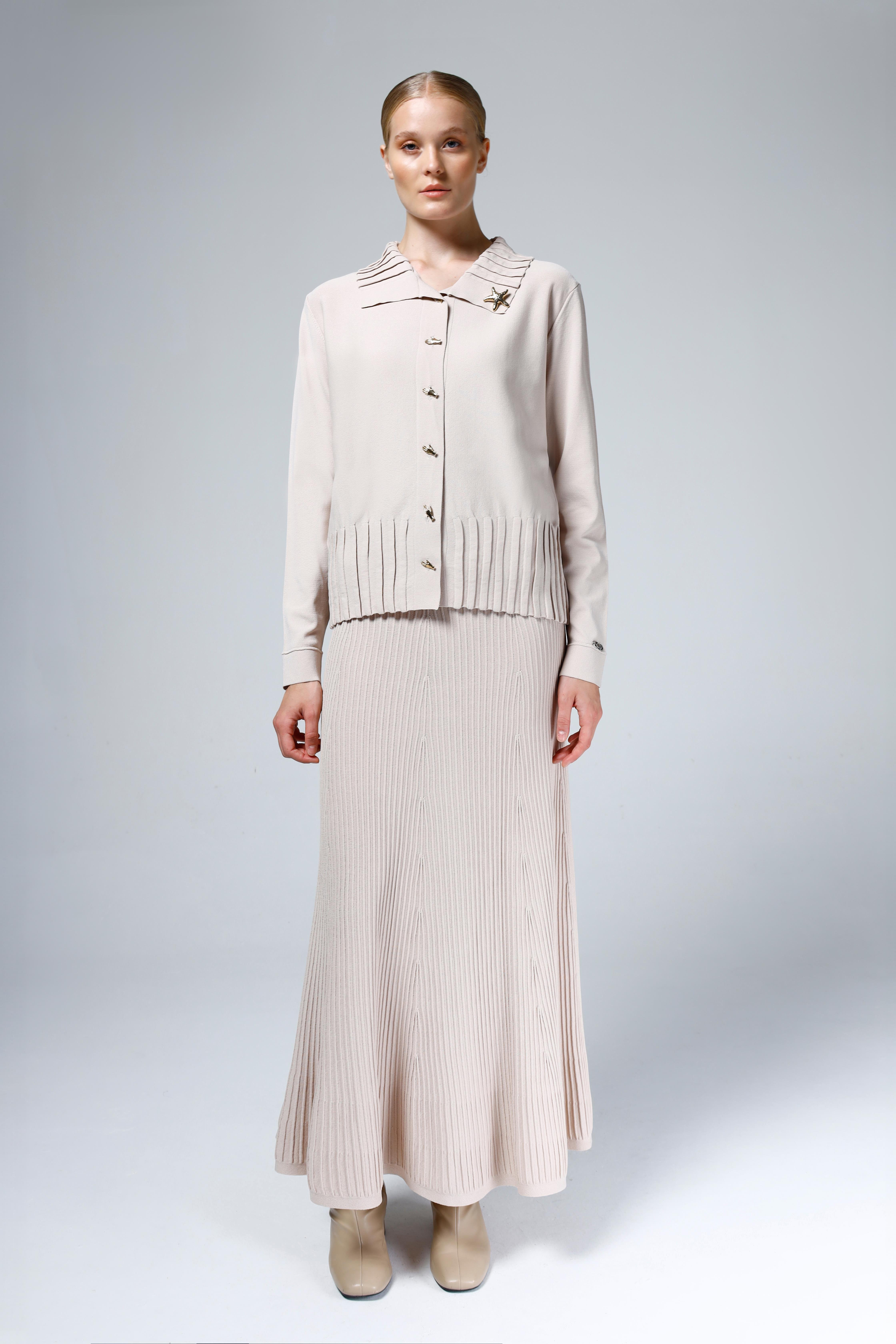 KALIN BEKLETMELİ KISA HIRKA BROŞLU-FARKLI RENK SEÇENEKLERİ