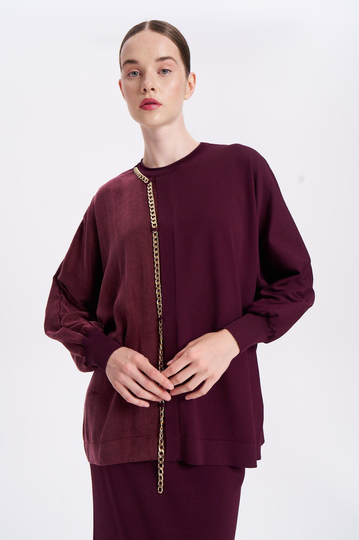 NİLİWİ YARISI KUMAŞ ZİNCİRLİ YARASA BLUZ BORDO VE KAHVE RENK SEÇENEĞİ