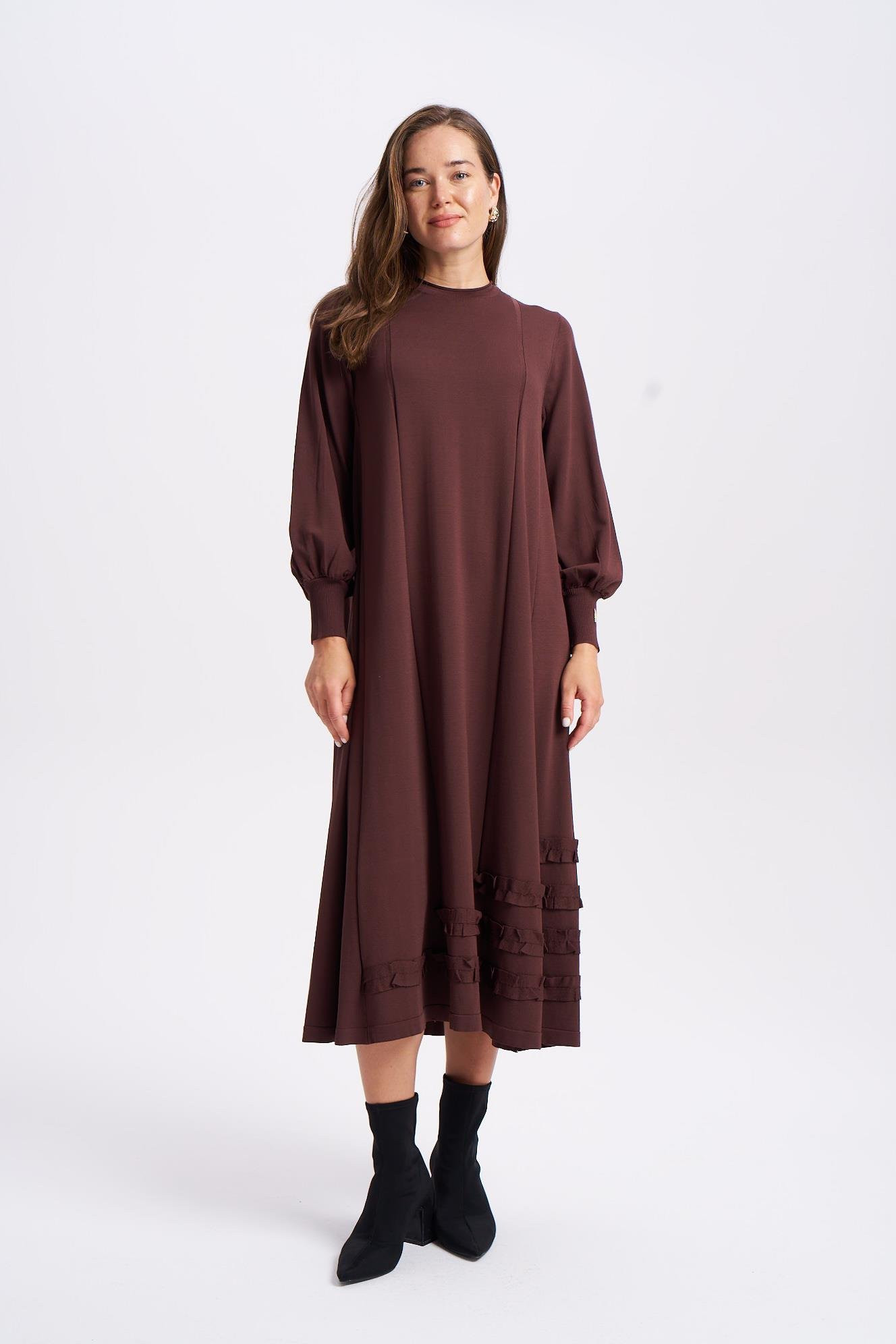 NİLİWİ ETEK UCU TİKTAK FIRFIRLI ELBİSE