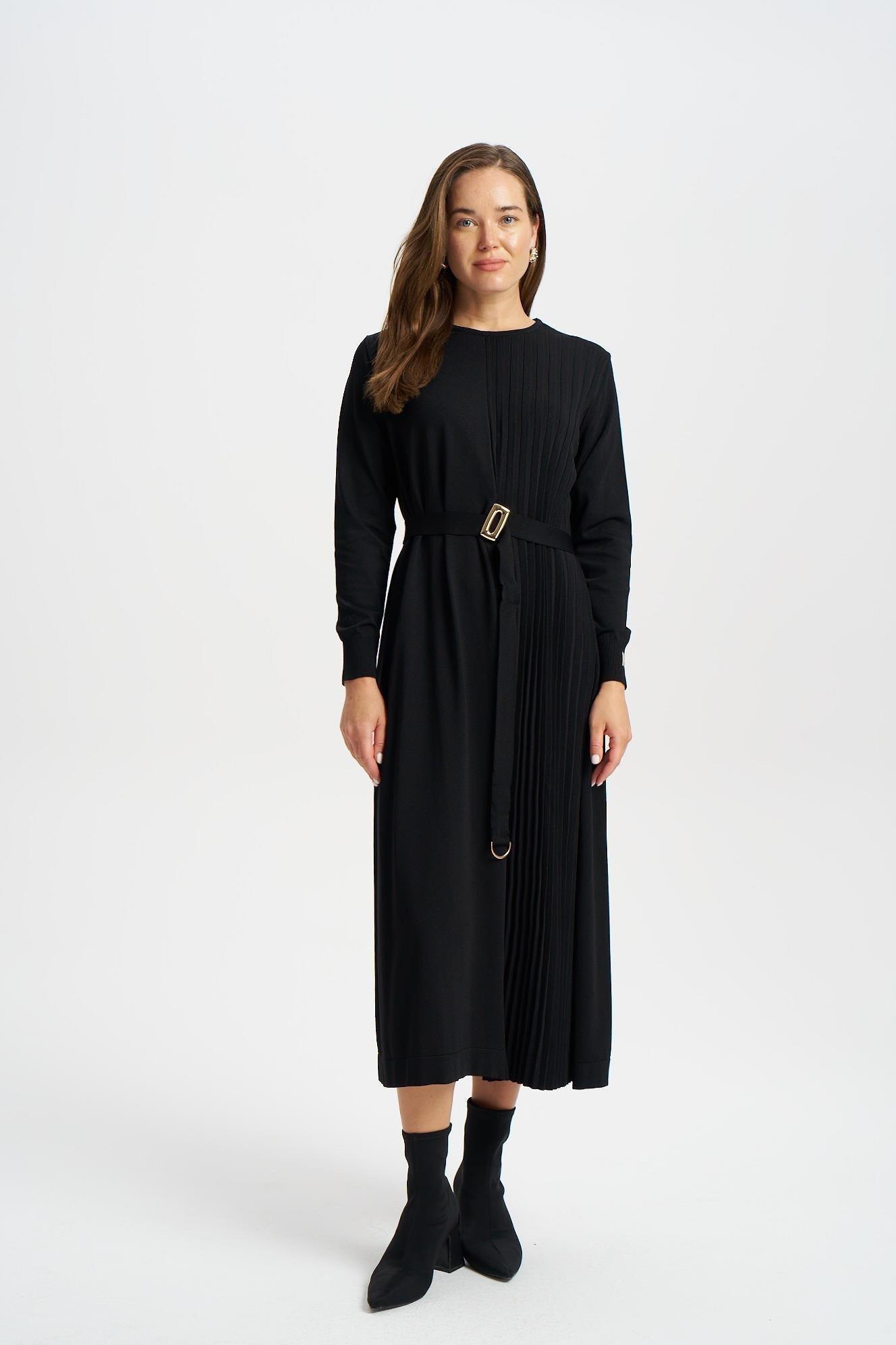 NİLİWİ SOL TARAFI PİLELİ ELBİSE KAHVE VE SİYAH RENK SEÇENEĞİ