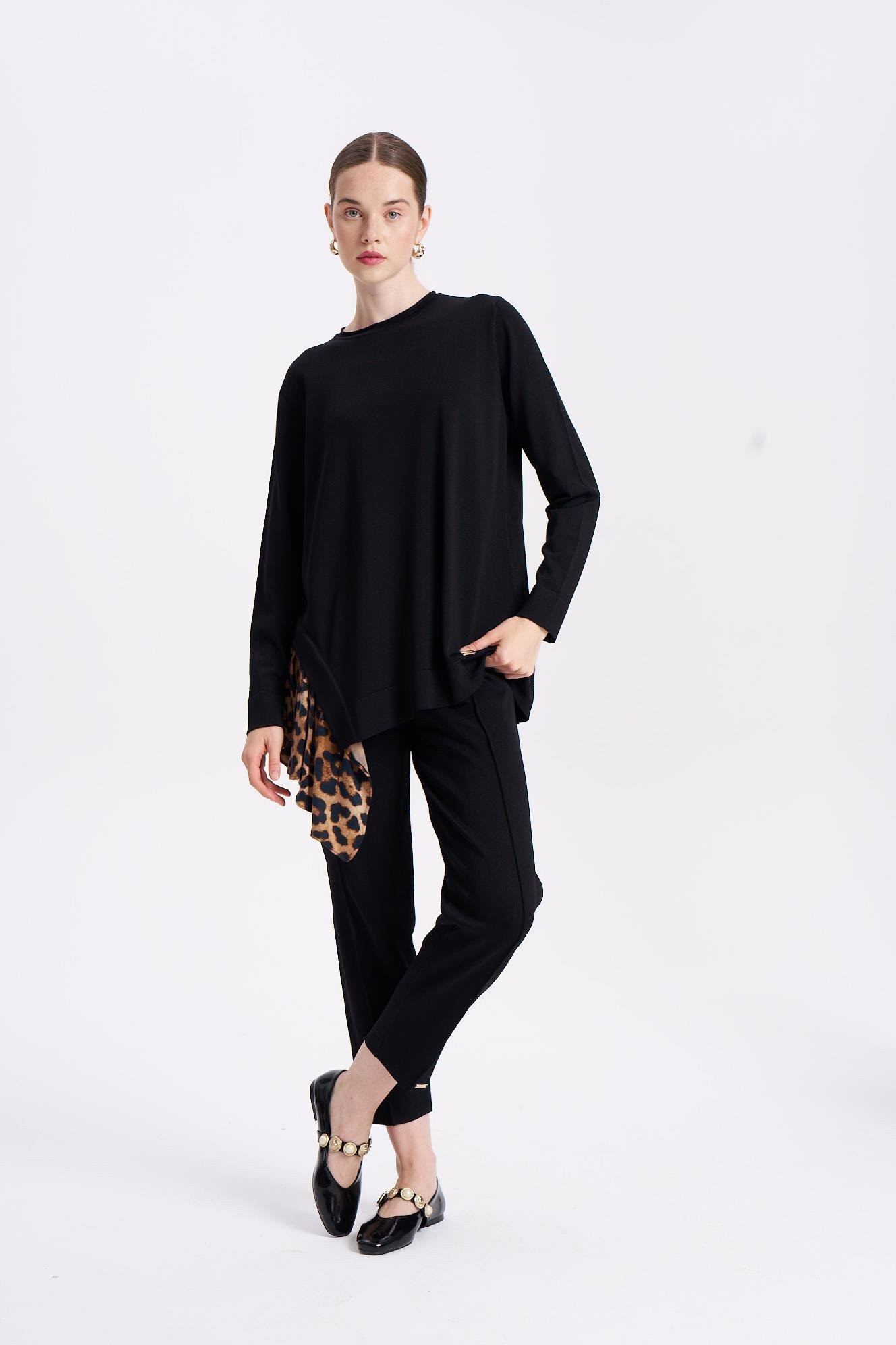 NİLİWİ YAN YIRTMAÇ KUMAŞ GARNİLİ TUNİK