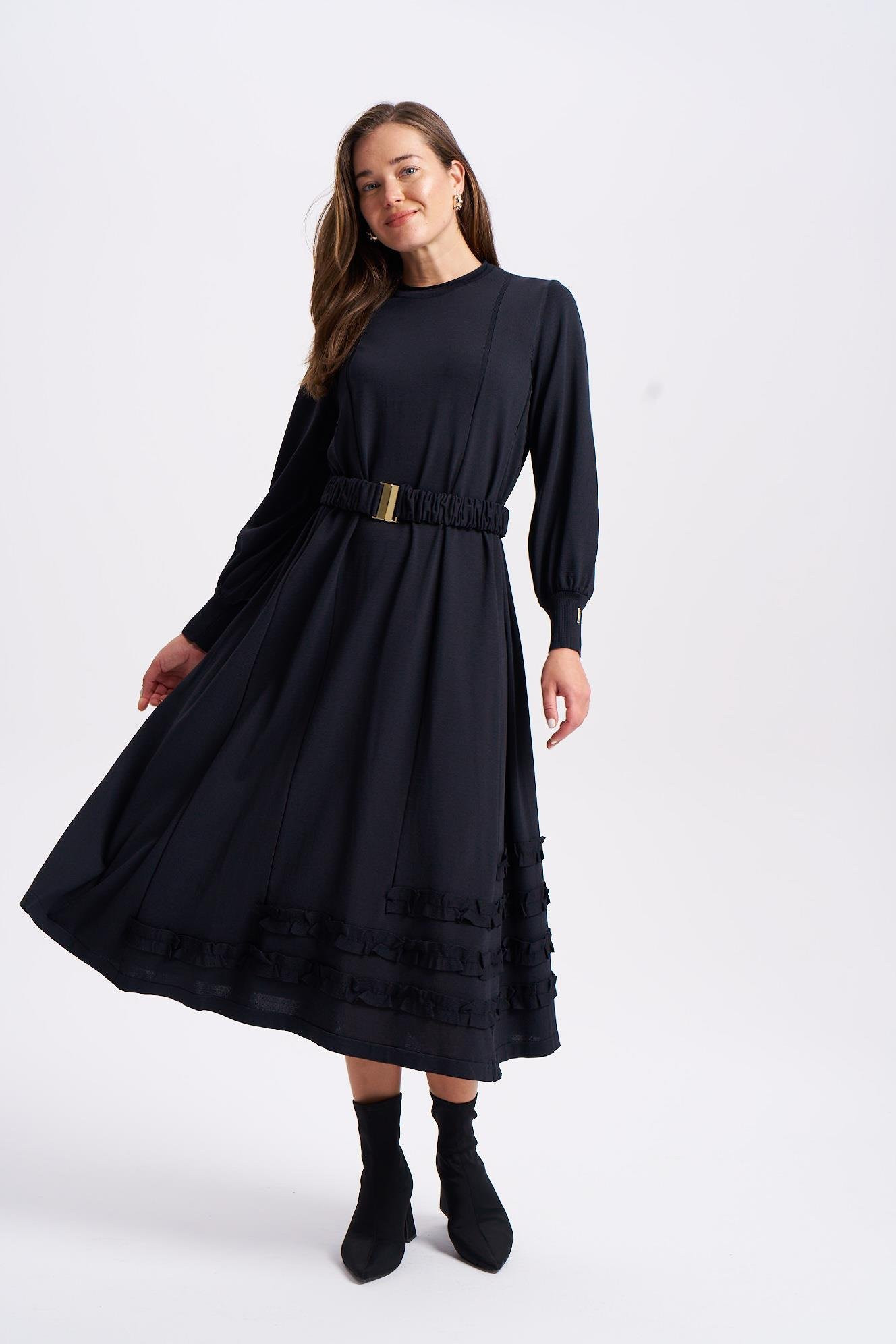 NİLİWİ ETEK UCU TİKTAK FIRFIRLI ELBİSE